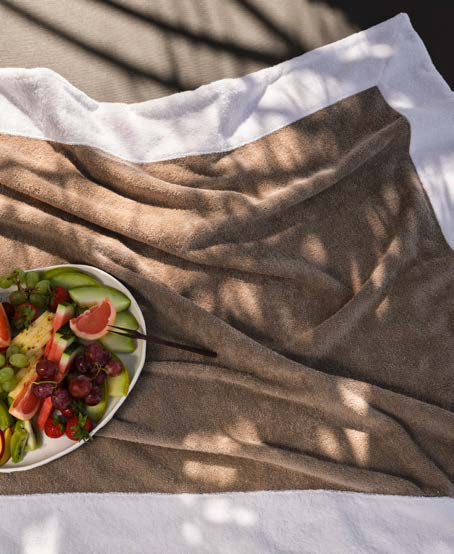 Drap de bain de couleur taupe avec bandes blanches 100x180 cm - Frette